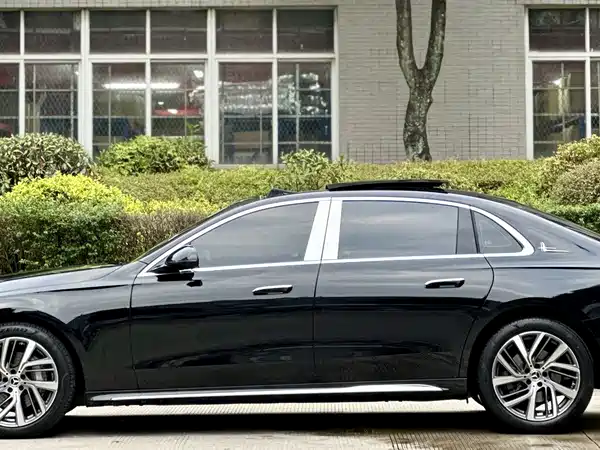 Mercedes-Benz E-Class 2024