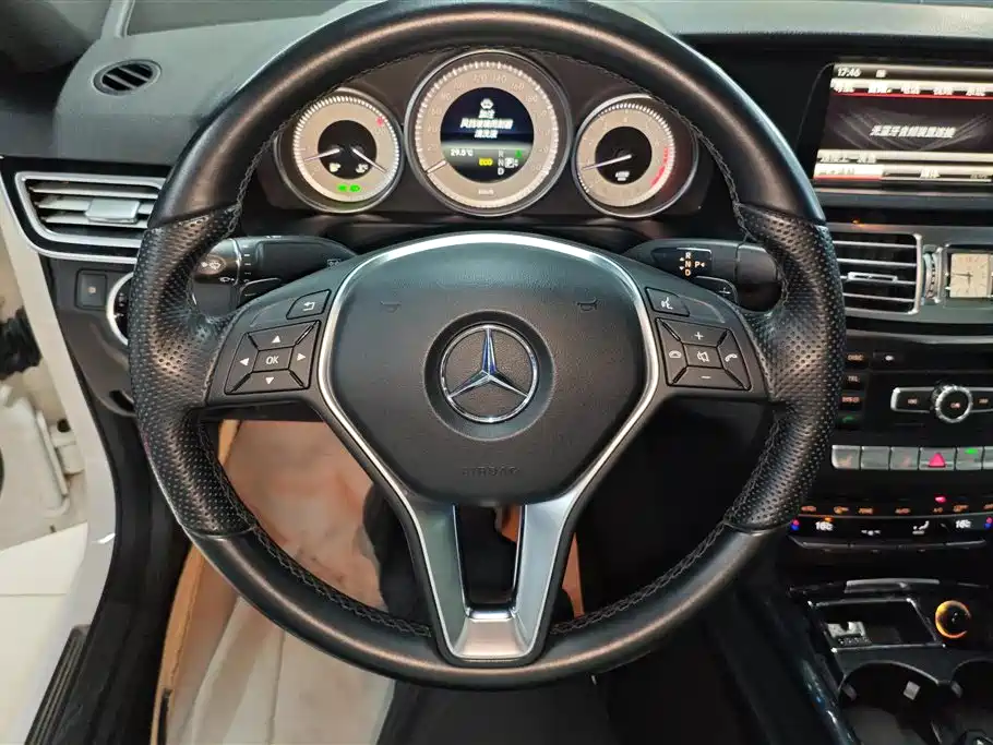 Mercedes-Benz E-Class 2014 — фото 15