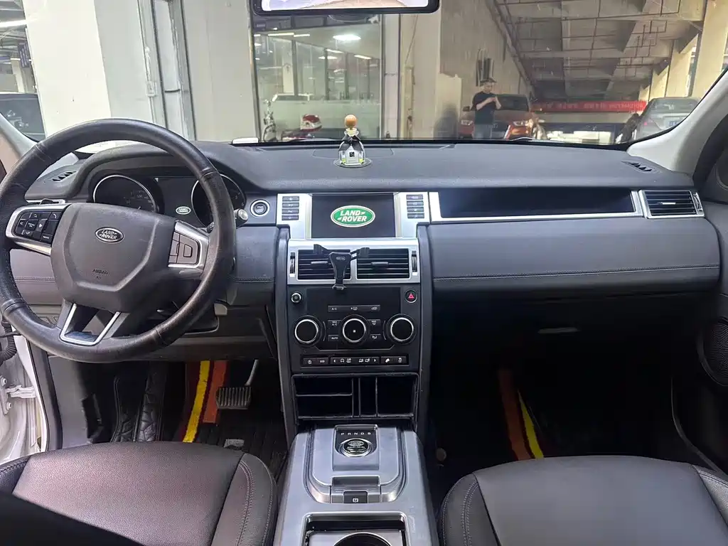 Land Rover Discovery Sport 2019 — фото 7