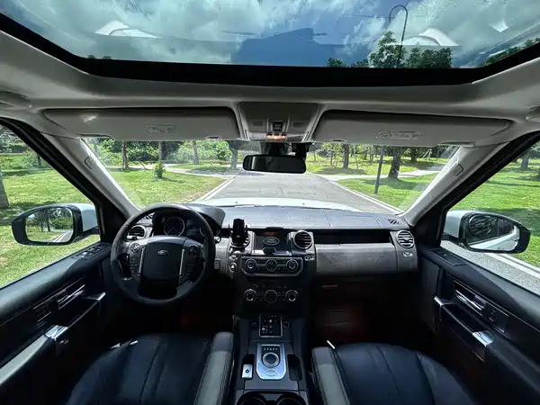 Land Rover Discovery 2014