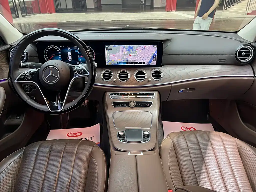 Mercedes-Benz E-Class 2020 — фото 11