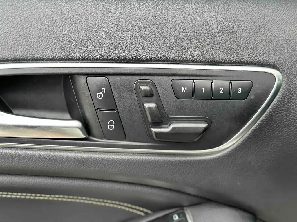 Mercedes-Benz GLA 2016 — фото 14