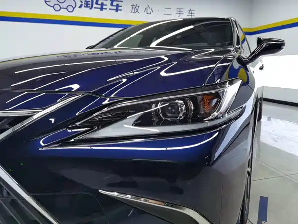 Lexus ES 2023