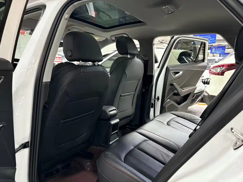 Audi Q2L 2023