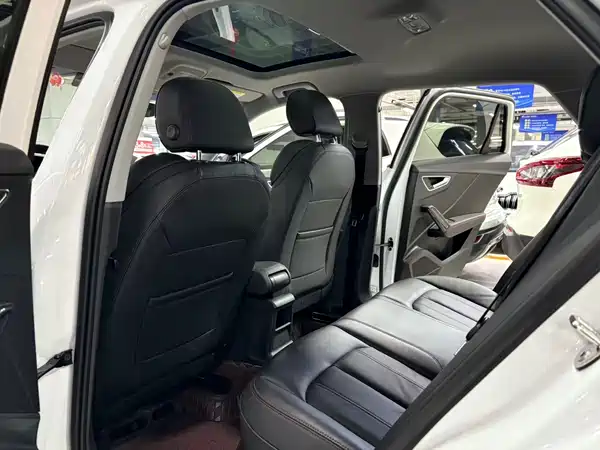 Audi Q2L 2023