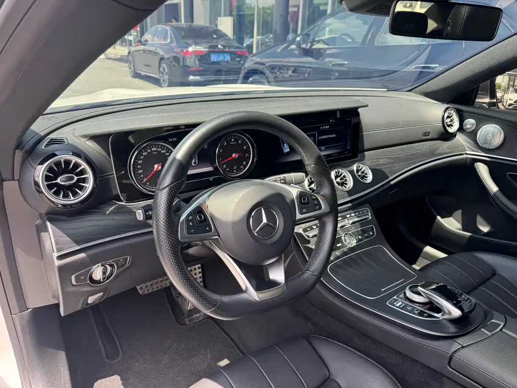 Mercedes-Benz E-Class 2018 — фото 12