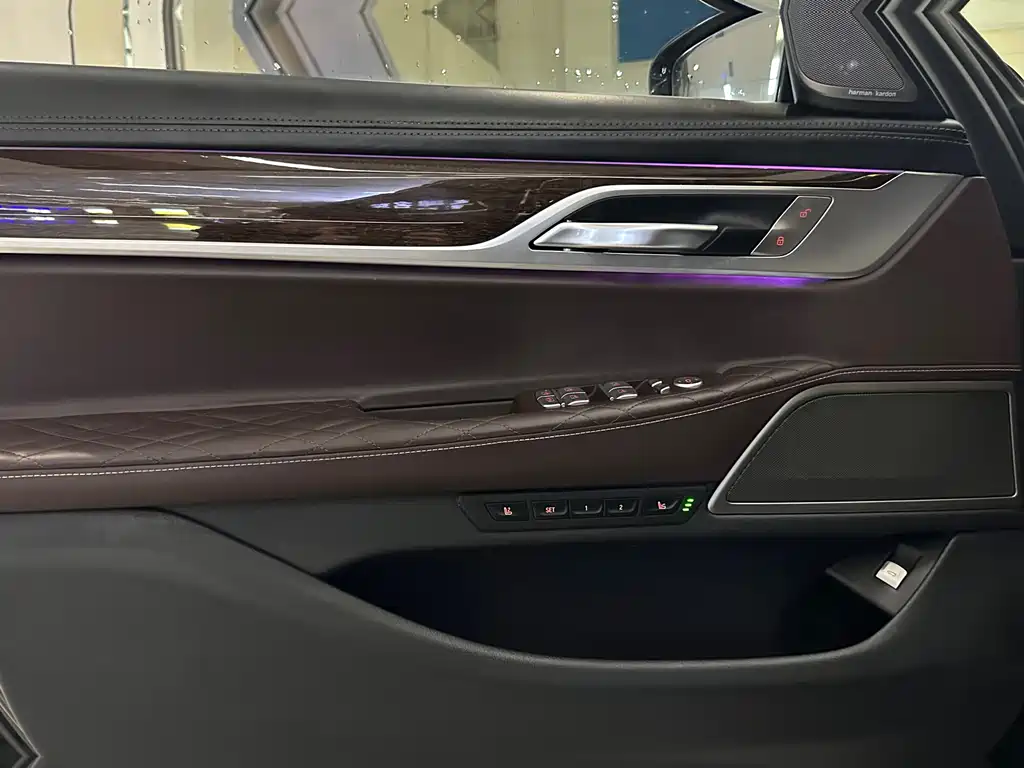 BMW 7 Series 2020 — фото 19