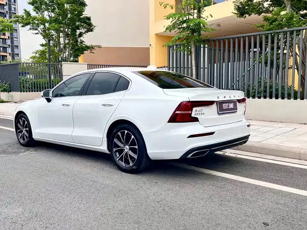 Volvo S60 2021