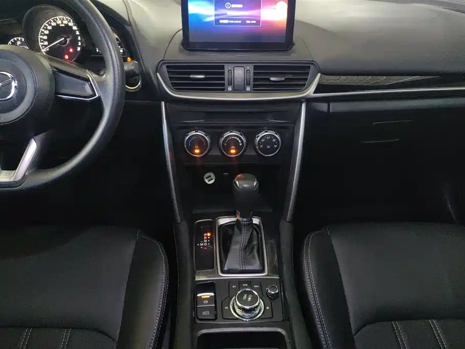 Mazda CX-4 2018 — фото 16