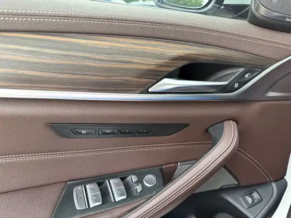 BMW 5 Series 2022