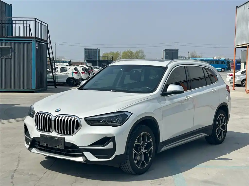 BMW X1 2022 — фото 1