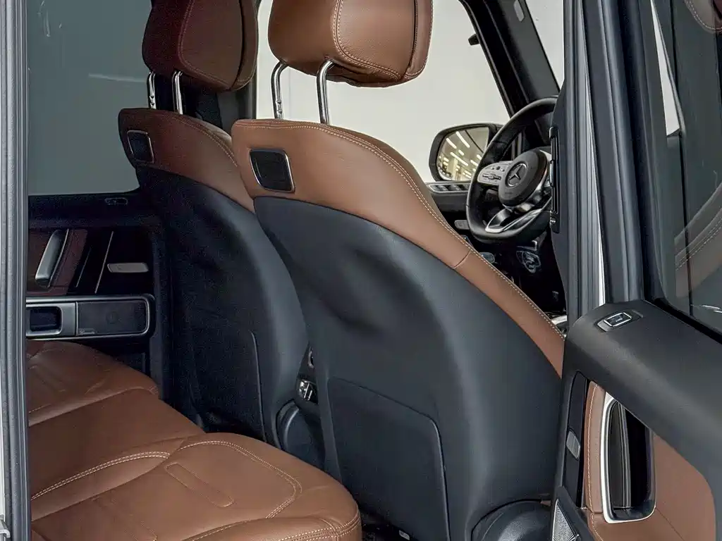 Mercedes-Benz G-Class 2023 — фото 10