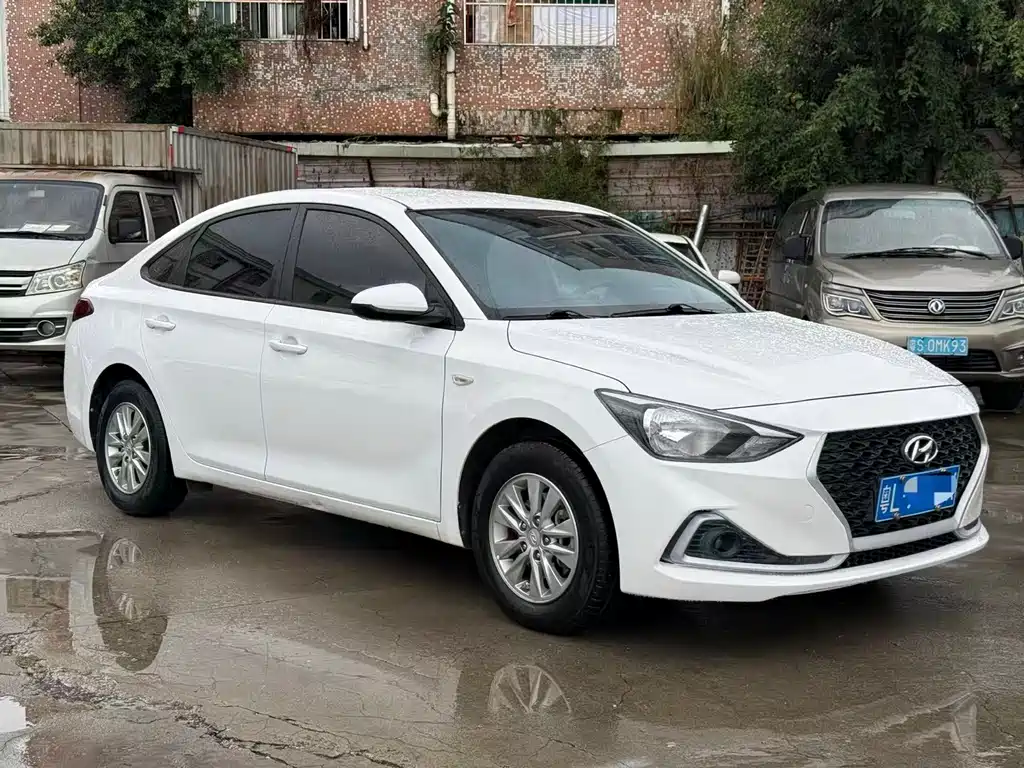 Hyundai Elantra 2019 — фото 3