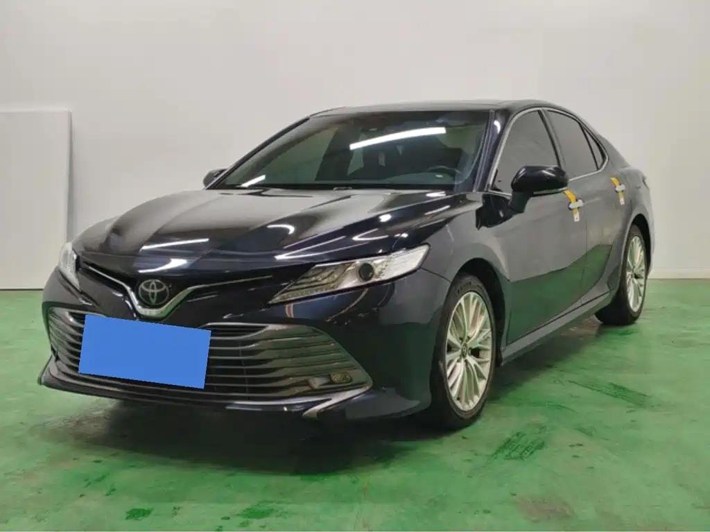 Toyota Camry 2020 — фото 1