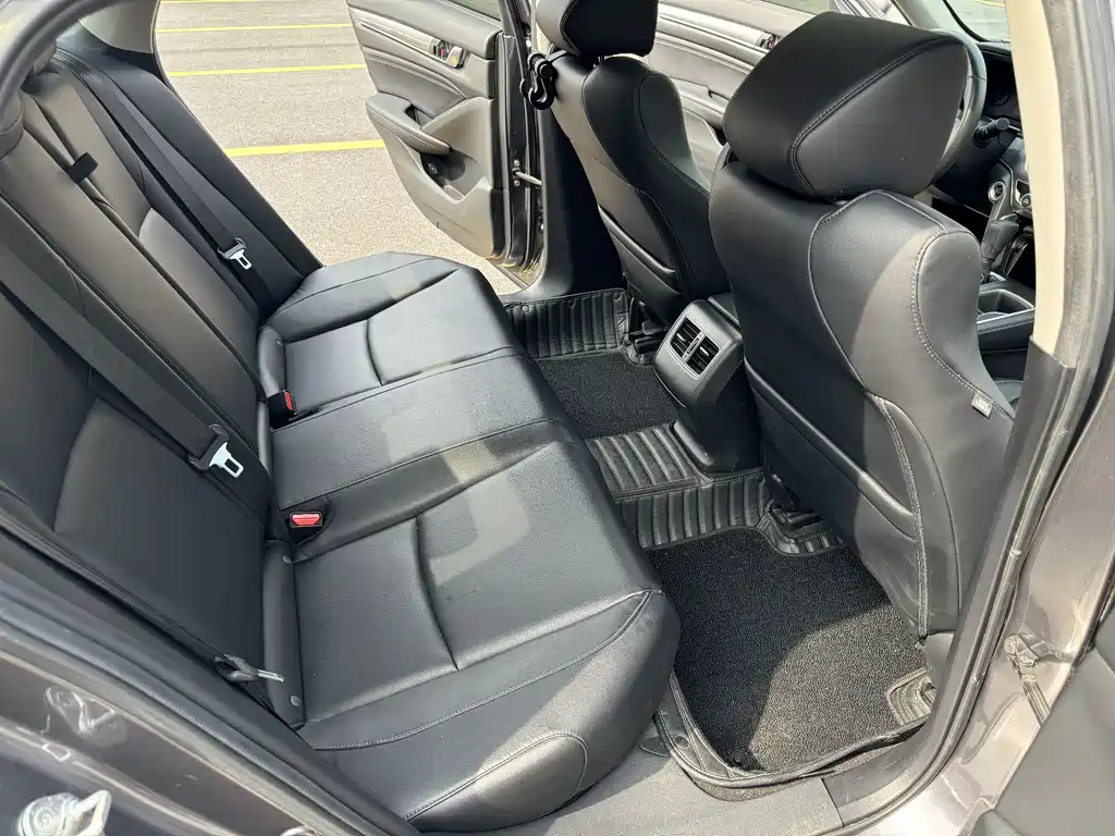 Honda Accord 2021 — фото 10