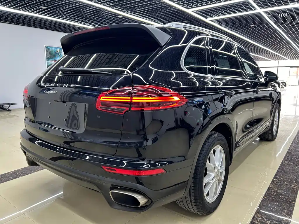 Porsche Cayenne 2016 — фото 6