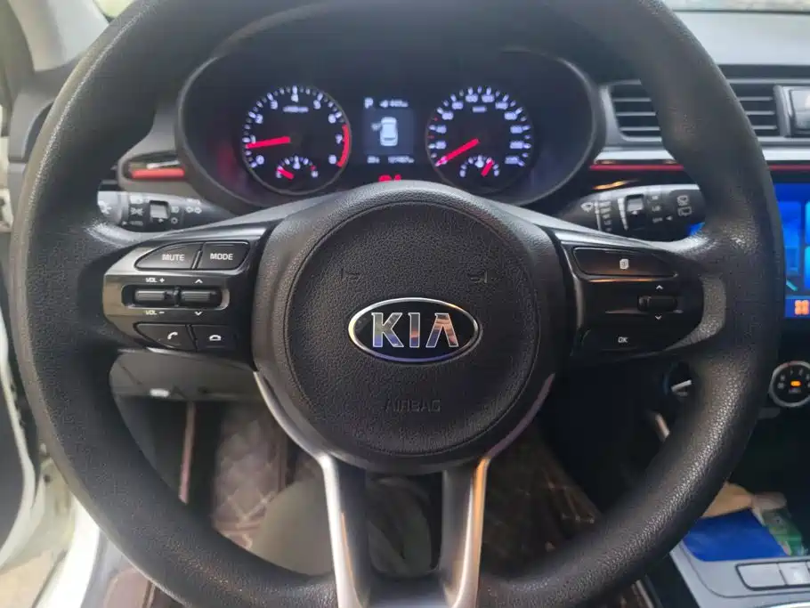Kia KX CROSS 2018 — фото 15