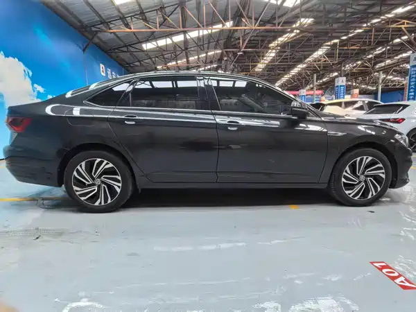 Volkswagen Sagitar 2021