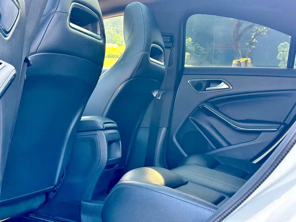 Mercedes-Benz CLA 2017 — фото 37
