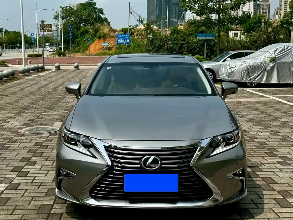 Lexus ES 2017