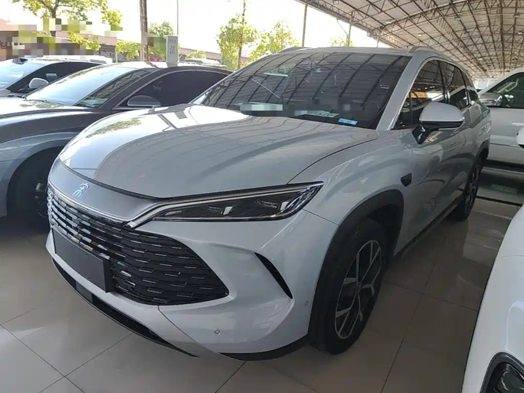 BYD L DM-i 2025 — фото 1