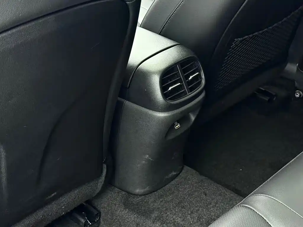 Hyundai Elantra 2022 — фото 18