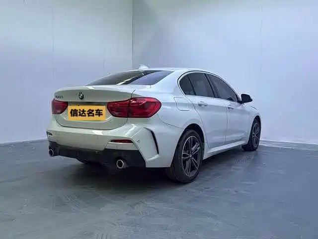 BMW 1 Series 2021