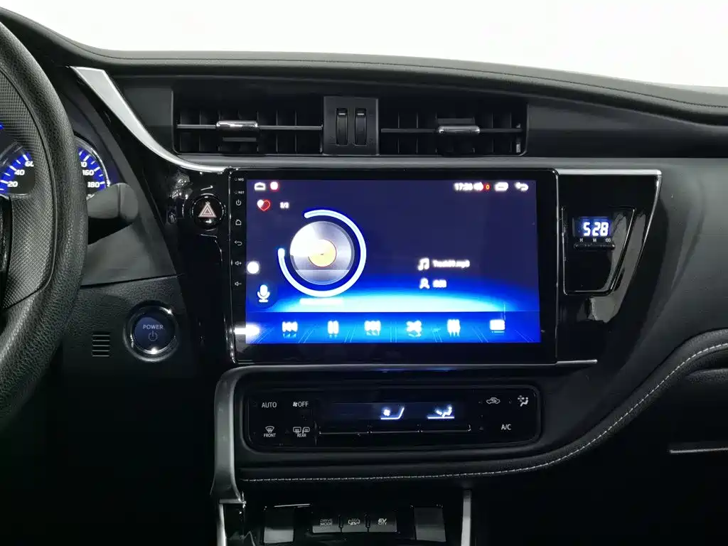 Toyota Corolla Hybrid 2022 — фото 12