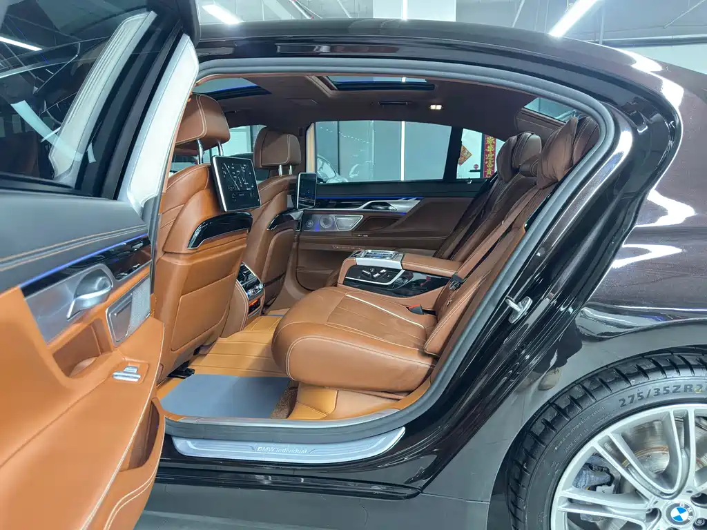 BMW 7 Series 2020 — фото 19