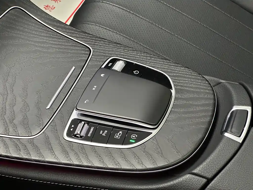 Mercedes-Benz E-Class 2022 — фото 13
