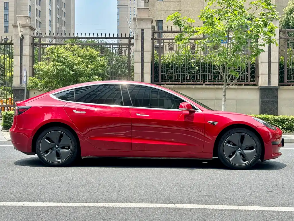 Tesla Model 3 2020 — фото 3