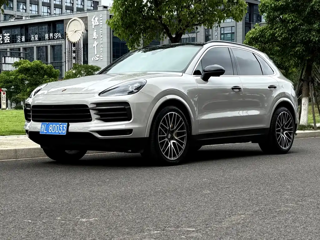 Porsche Cayenne 2018 — фото 1