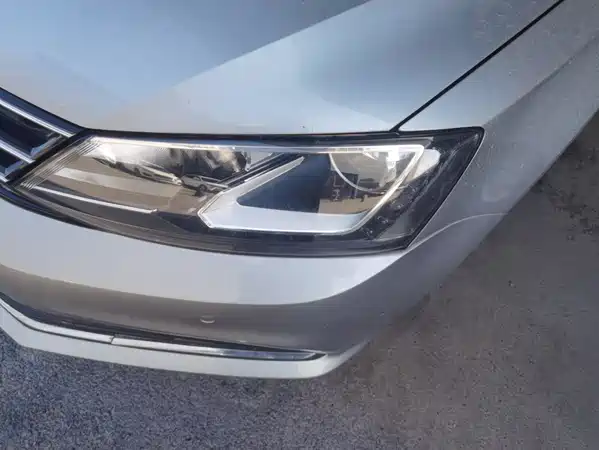 Volkswagen Sagitar 2015