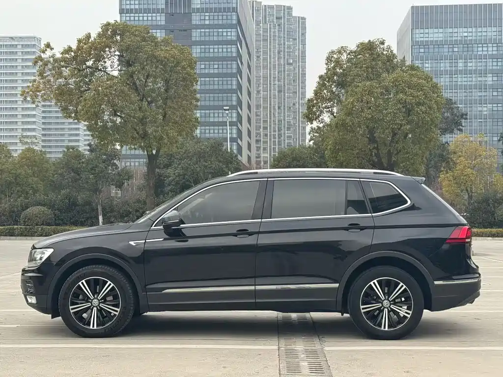 Volkswagen Tiguan L 2020 — фото 3