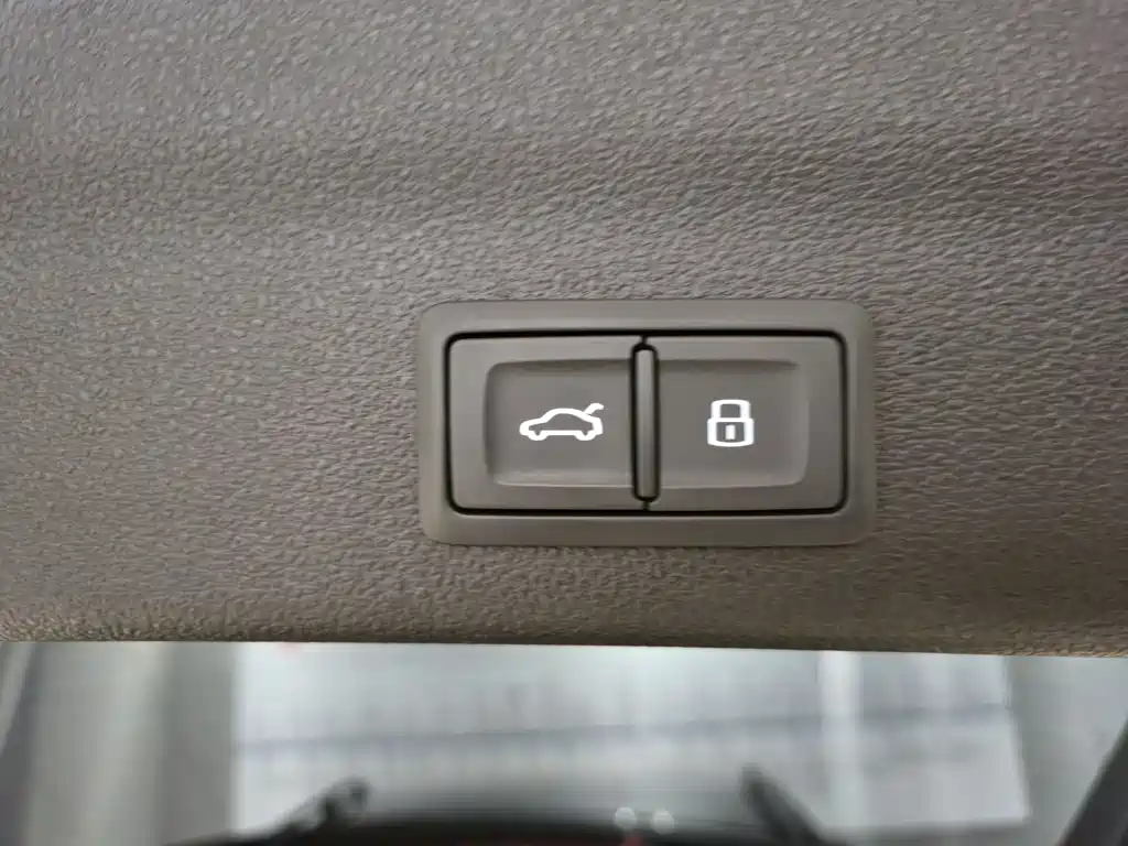 Audi A6 2023 — фото 24