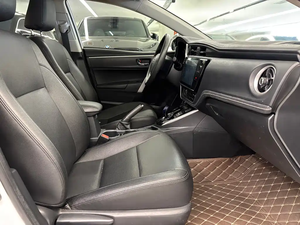 Toyota Corolla Hybrid 2019 — фото 11