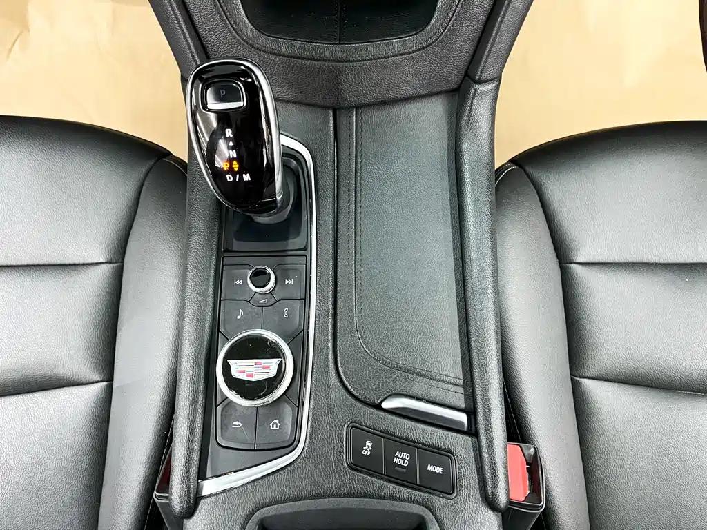 Cadillac XT5 2021 — фото 16
