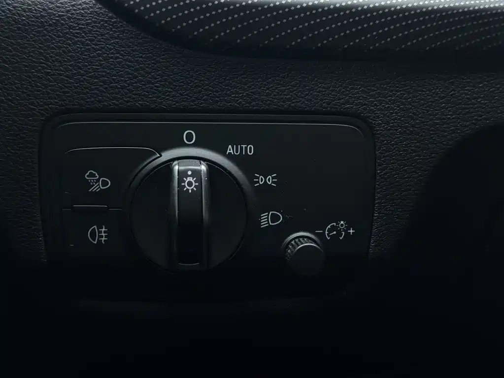 Audi Q2L 2022 — фото 18