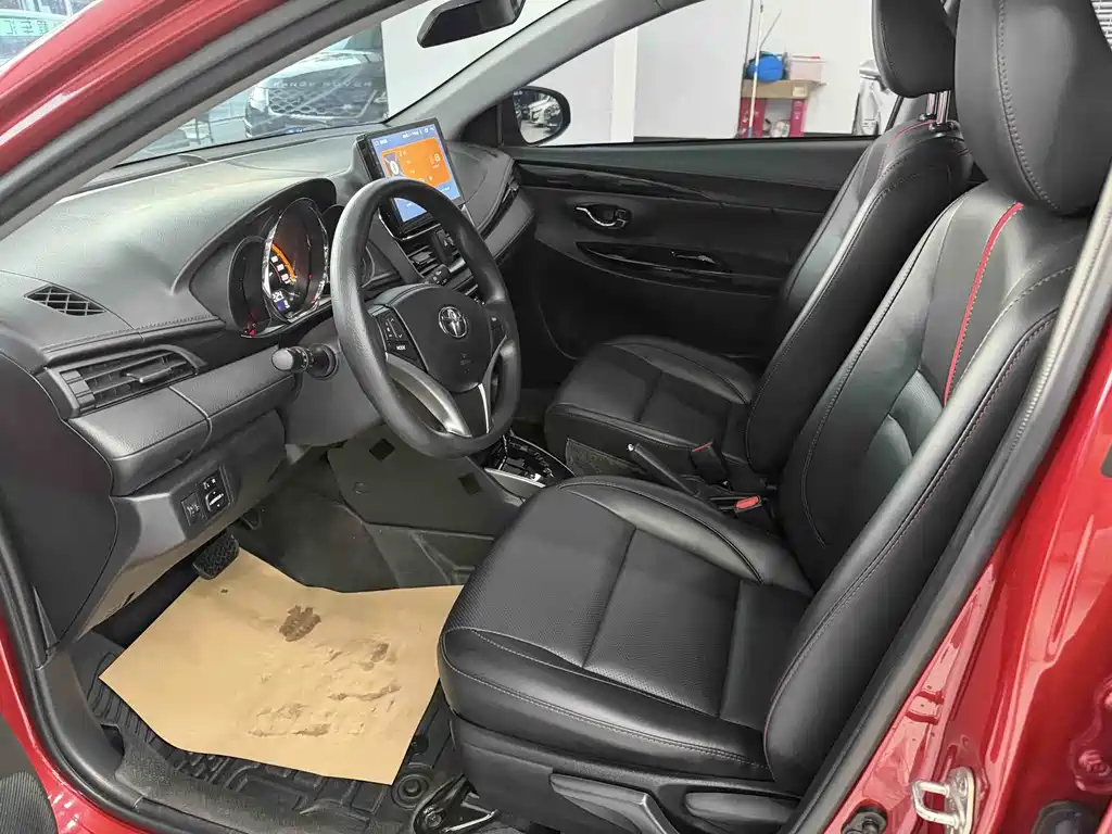 Toyota Yaris L 2022