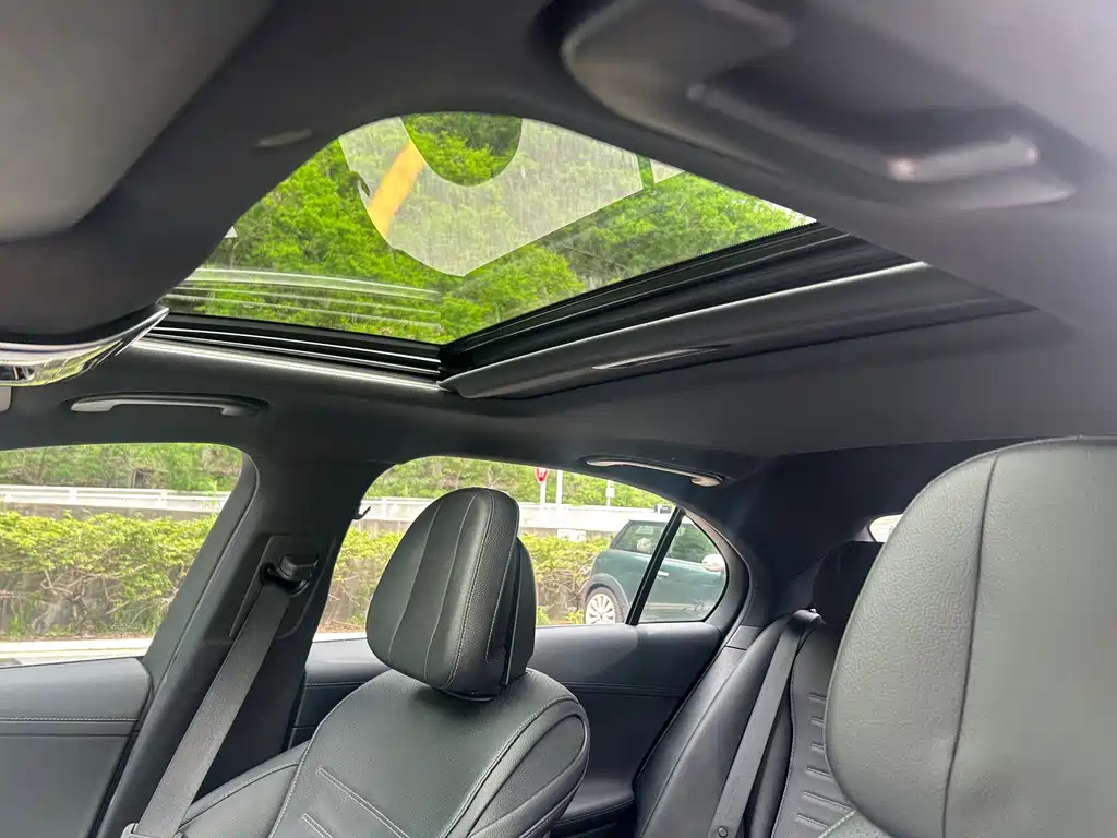 Mercedes-Benz C-Class 2022 — фото 20