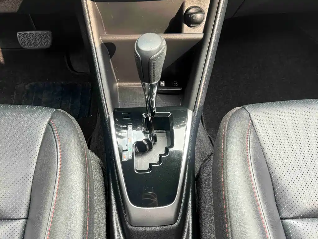 Toyota Yaris L 2022 — фото 15