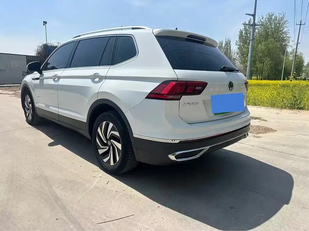 Volkswagen Tiguan L 2023 — фото 7