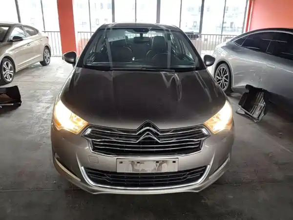 Citroën C4L 2014