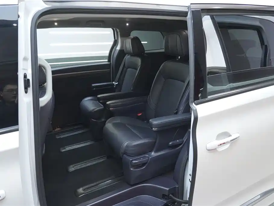 GAC Motor Trumpchi M8 2022 — фото 17