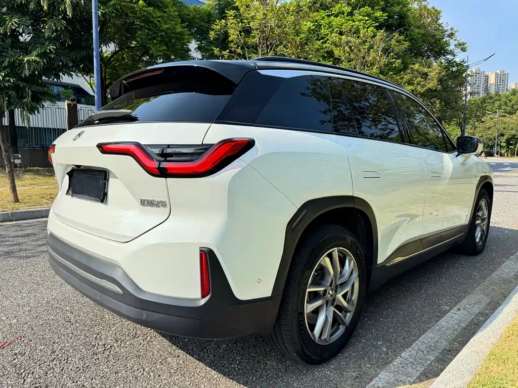 NIO ES6 2021