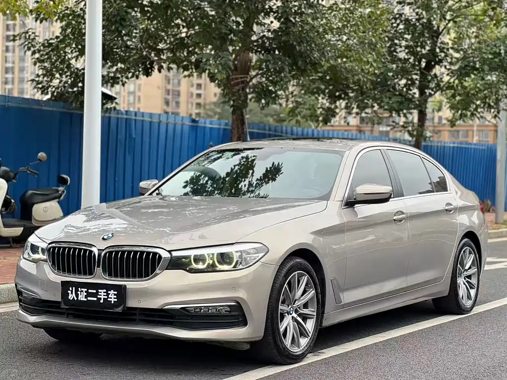 BMW 5 Series 2018 — фото 1
