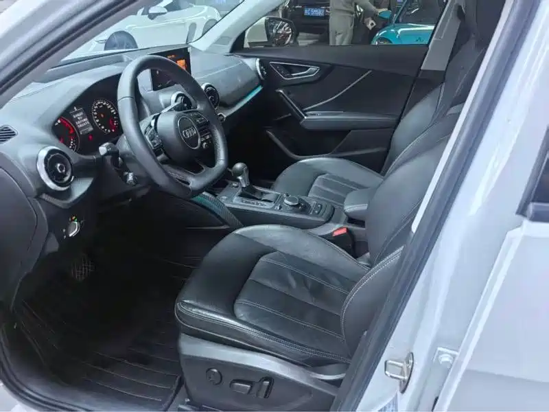 Audi Q2L 2024
