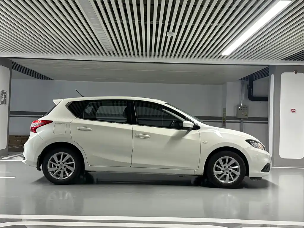 Nissan Tiida 2017 — фото 24