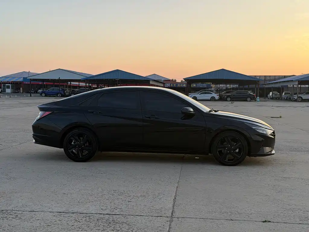 Hyundai Elantra 2022