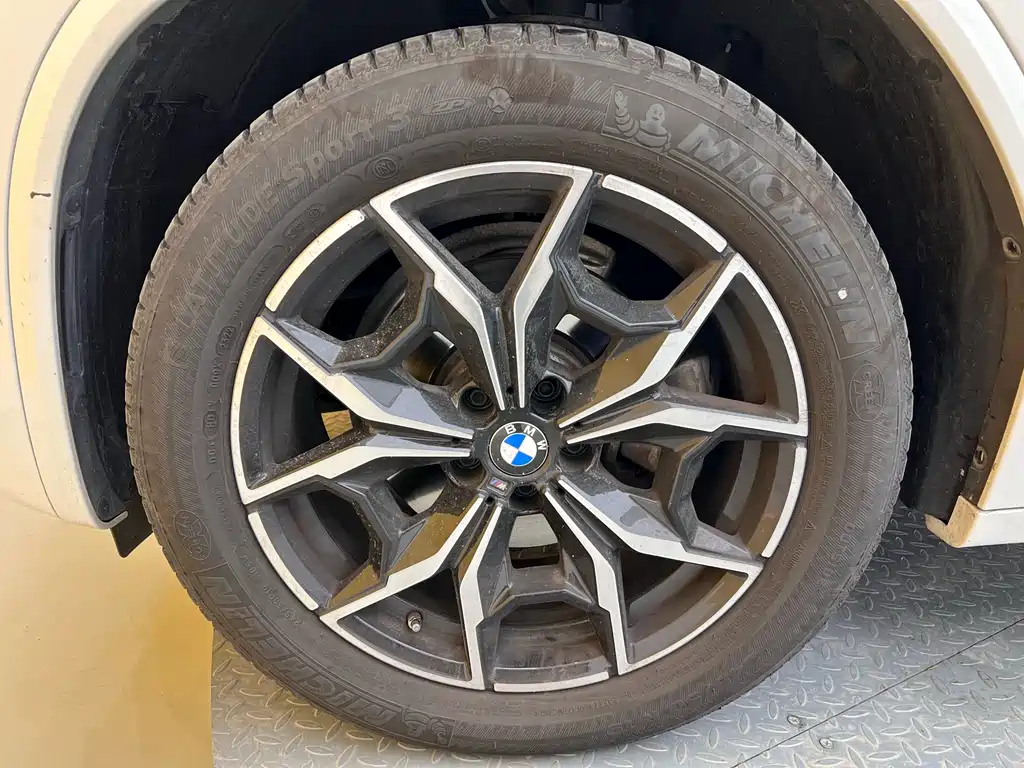 BMW X4 2023 — фото 24